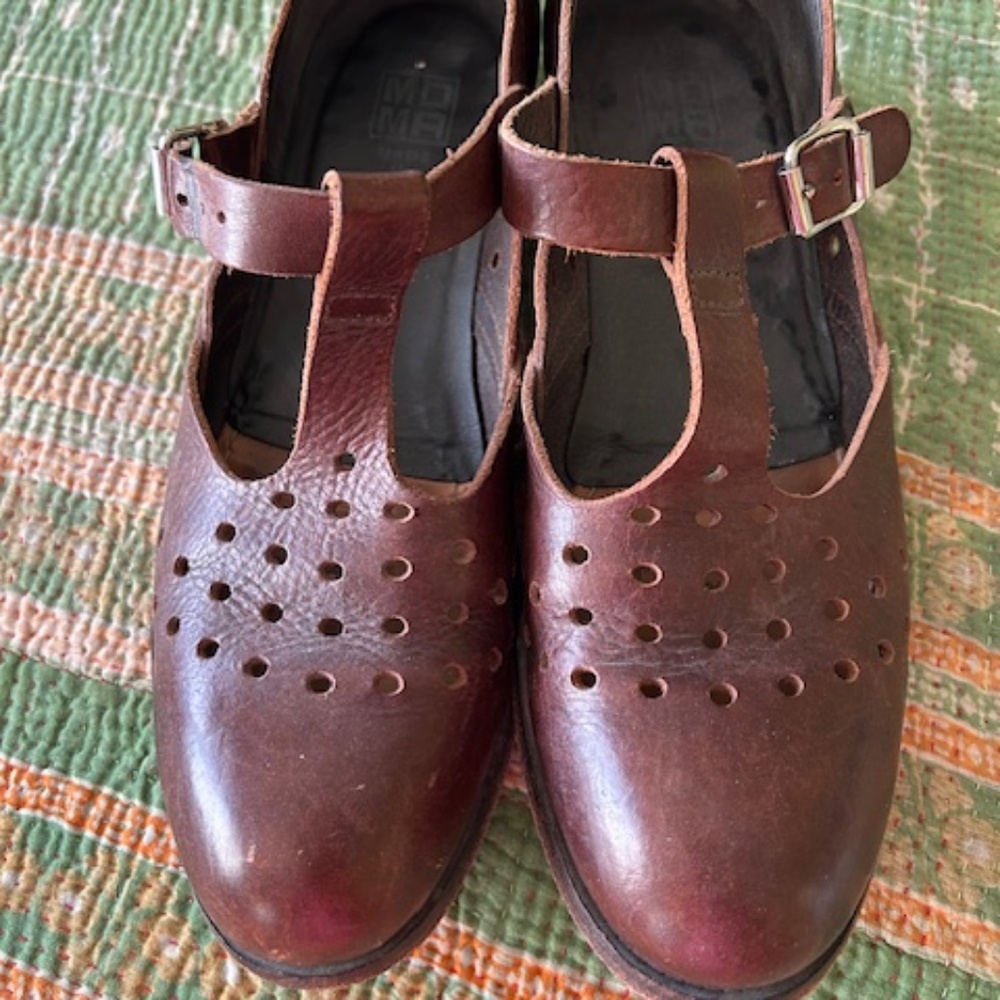 Moma brown T-strap flats - size 39